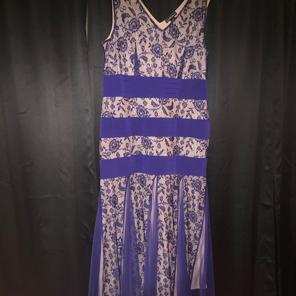 Candalite Woman’s Navy & Nude Lace Gown - Picture 2 of 7